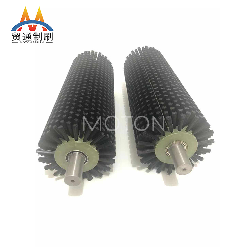 黑色带轴毛刷辊